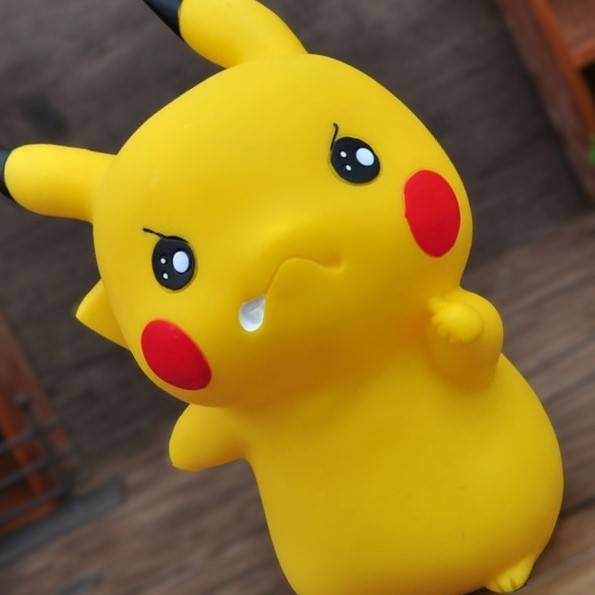 Tirelire Pikachu énervé Tirelire pikachu Tirelire Pokémon